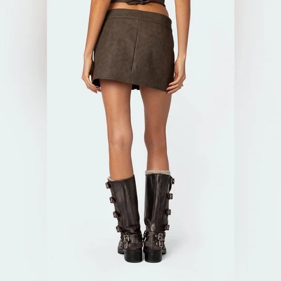 ❌SOLD ❌ NWT Edikted Ziva Faux Leather Mini Skirt - Picture 5 of 5